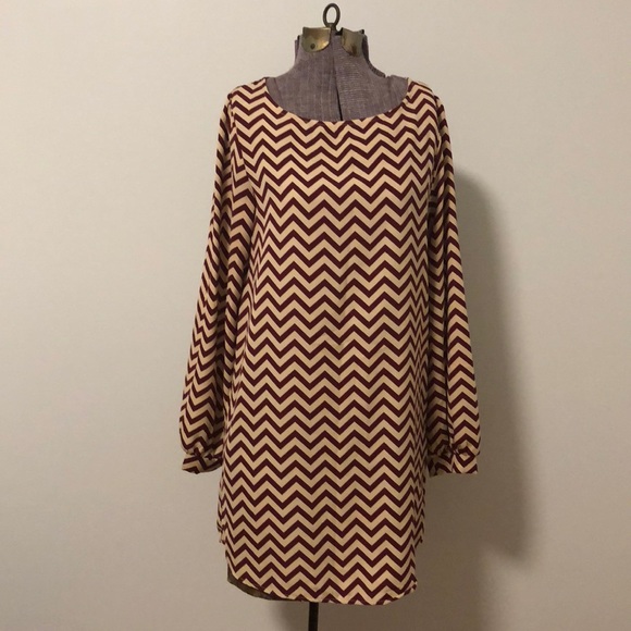 Everly Chevron Shift Dress - Picture 2 of 6